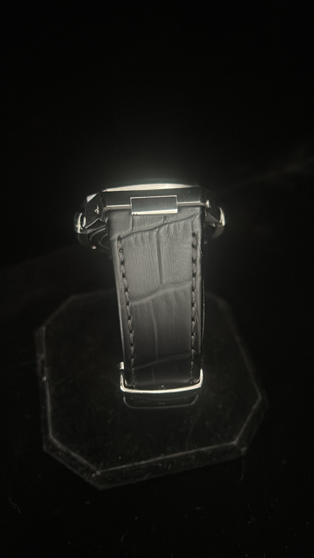 Apex Edition - Black Leather
